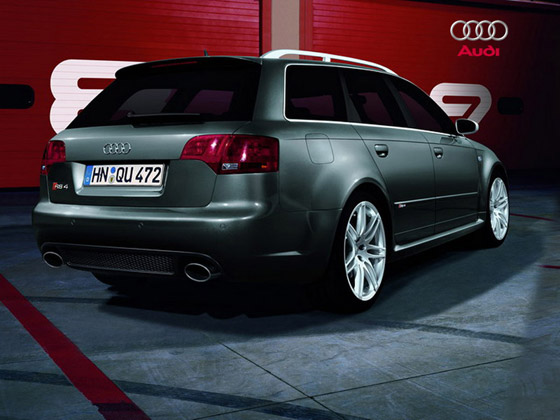 Audi RS4 -  