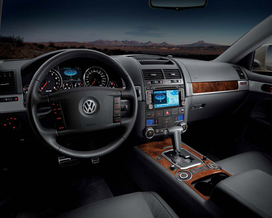 Volkswagen Touareg -     